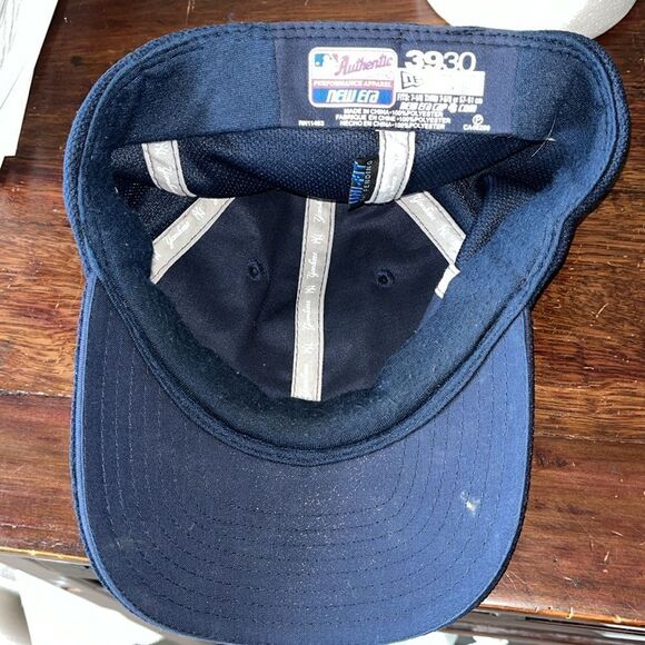 New York Yankees stretch fitted 100% polyester MLB navy blue baseball hat cap - Picture 2 of 3